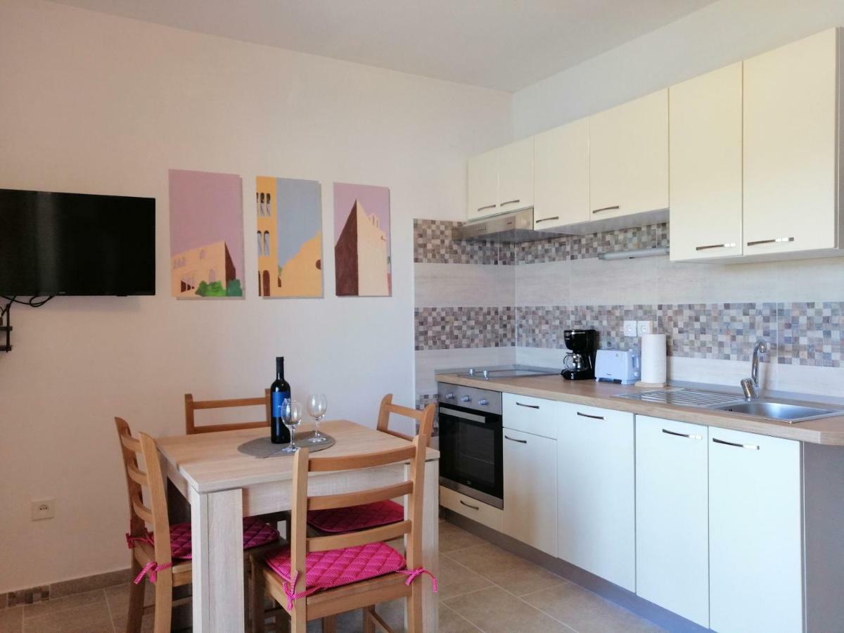 Apartments And Room Caric Елса Экстерьер фото